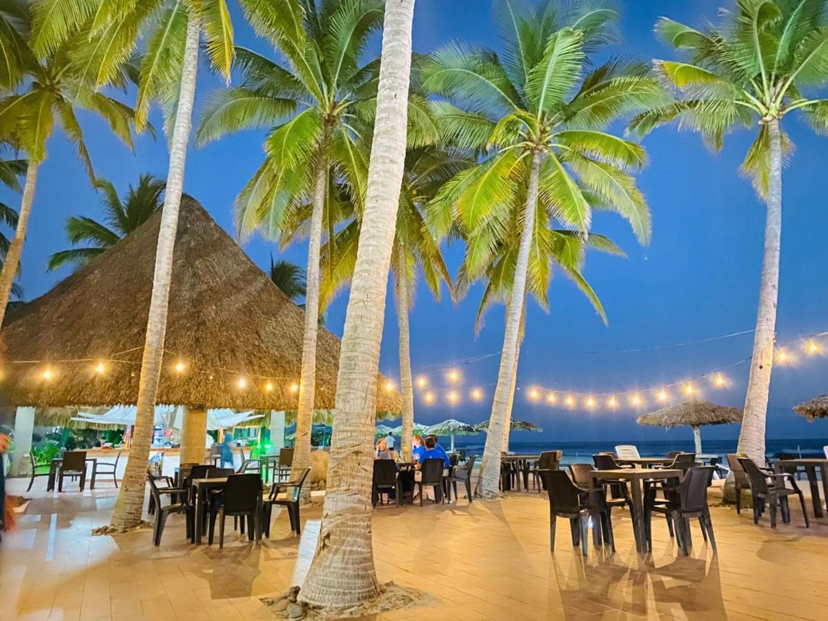 Hotel Tesoro Beach San Luis La Herradura Exterior foto