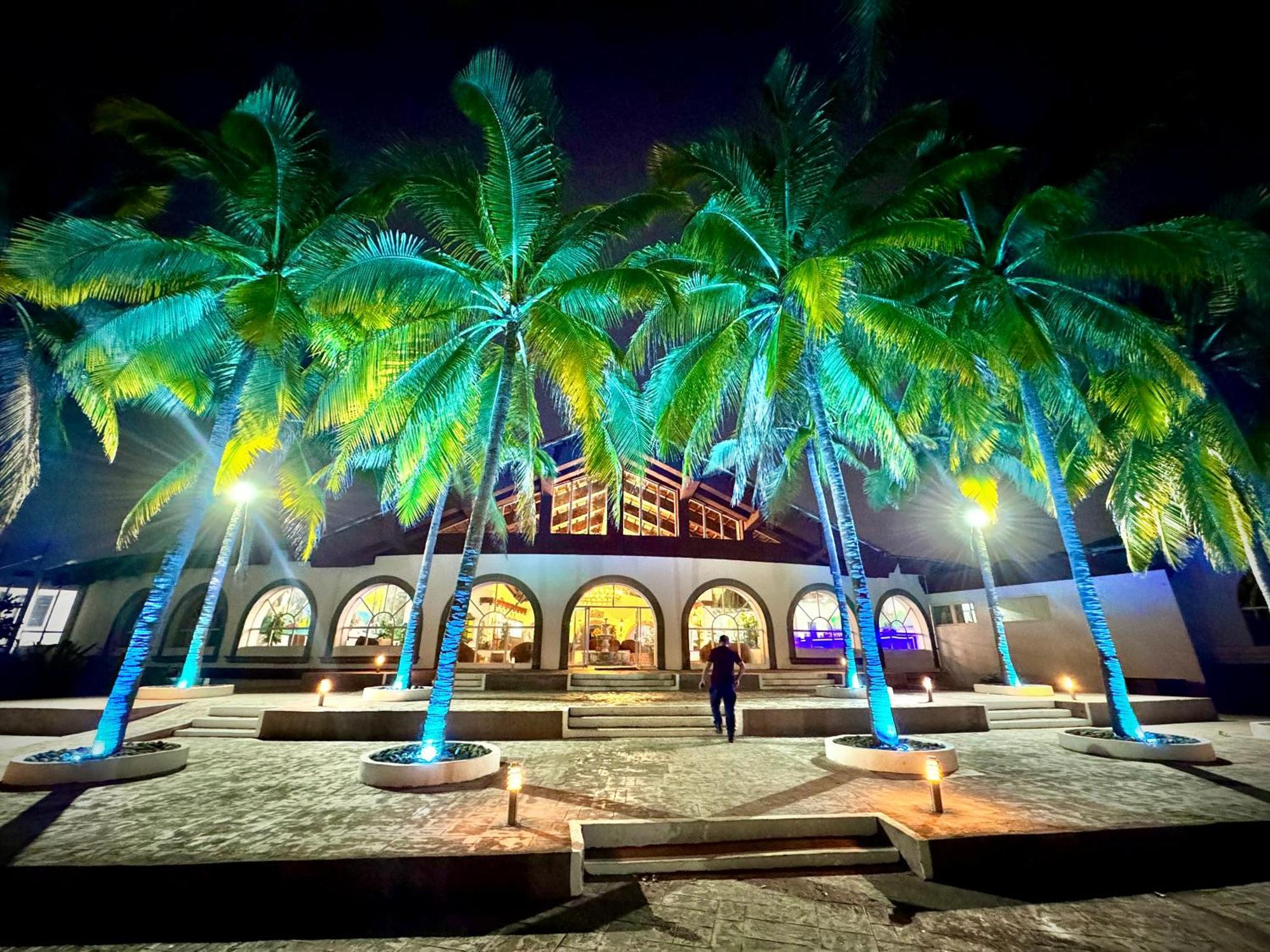 Hotel Tesoro Beach San Luis La Herradura Exterior foto